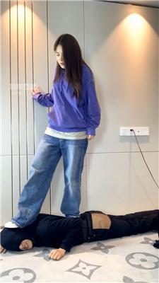 【女生也能很暴力】素人女神S-脏鞋棉袜踩 bf59865