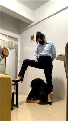 【梵高】女老板下班教训家奴 JS251217-9