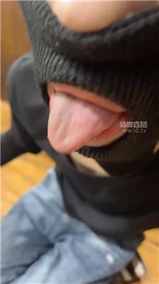 【七七】舔脏鞋底贱狗    251213-31