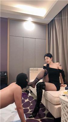 【艺小主】骑狗背胯下辱-重度掐乳 bf59816