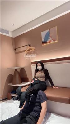 【御妍】厚黑丝腿绞踩踏深喉 JS251213-13