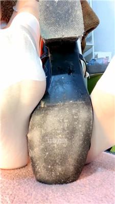 【苒苒】白丝香水脏鞋底黑棉袜    251224-27
