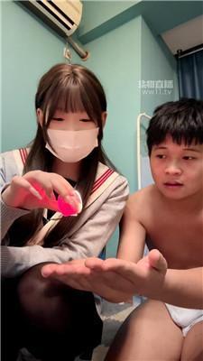 【小雨大王】强制滴蜡-胯下白袜羞辱 JS251220-17