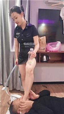 【凌微儿】黑丝脚恋足狂舔 JS260102-30