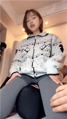 【也狗】掐乳-坐脸+臭脚丫窒息 JS260104-17