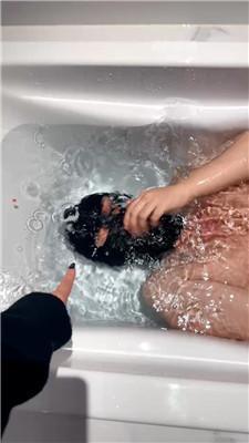 【可可】学院女神黑丝跳踩-浴缸窒息 bf60288