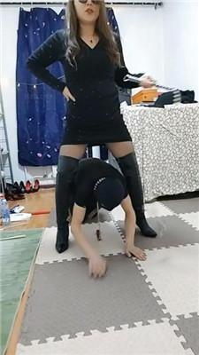 【平凡】深夜约会回家虐绿帽老公