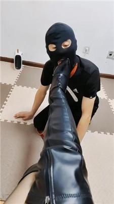 【平凡】深夜约会回家虐绿帽老公
