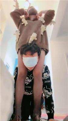 【桃子老师】皮鞋黑丝踩狗头/重度sp/狗链栓狗/闻鞋发骚