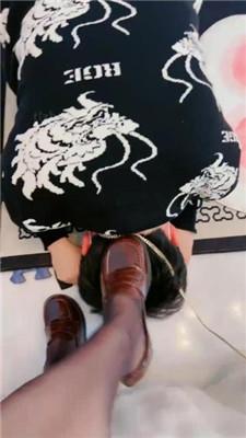 【桃子老师】皮鞋黑丝踩狗头/重度sp/狗链栓狗/闻鞋发骚