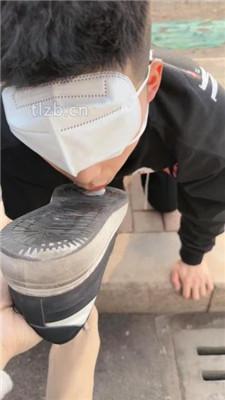 【朱砂痣】开发驾校教练舔脏鞋臭脚