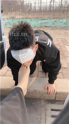 【朱砂痣】开发驾校教练舔脏鞋臭脚