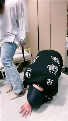 【小羊】鞭打狗链遛狗/骑脖/高跟踩踏/舔脏鞋底裸足