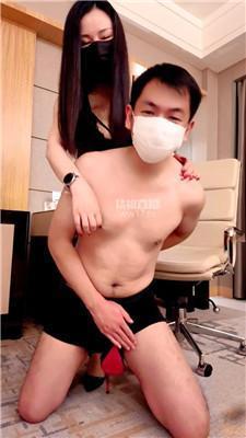 【丽娜】白领S的脚下奴 bf60151
