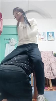 【兰姐】寂寞少妇驯化小叔子 JS251228-46