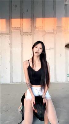 【安琪】户外烂尾楼调教妈宝男 bf60108