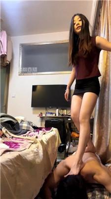 【霖霖女王】邻家女孩羞辱小奶狗 bf60097