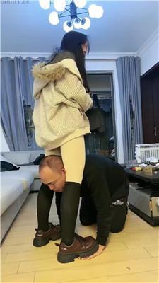 【西北傻子】素人小妹妹皮鞋黑袜踩 JS251224-51