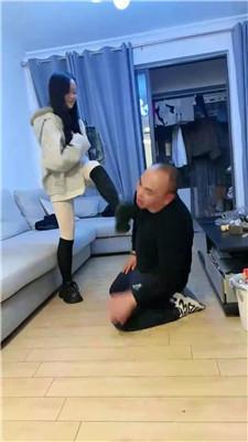 【西北傻子】素人小妹妹皮鞋黑袜踩 JS251224-51