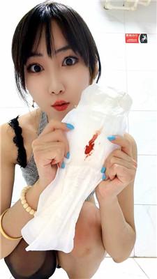 【小菲】黑丝红金圣水美臀口水羞辱    251220-29