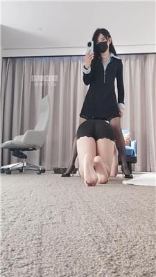 【糖糖老师】骑马胯下辱-高跟黑丝踩 bf59990