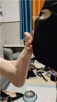 【婷大人】黑丝美腿-狗盆喂食场 bf59964