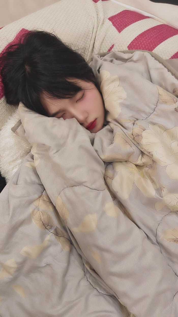 超美小缘舔脚沉浸式偷舔恋足