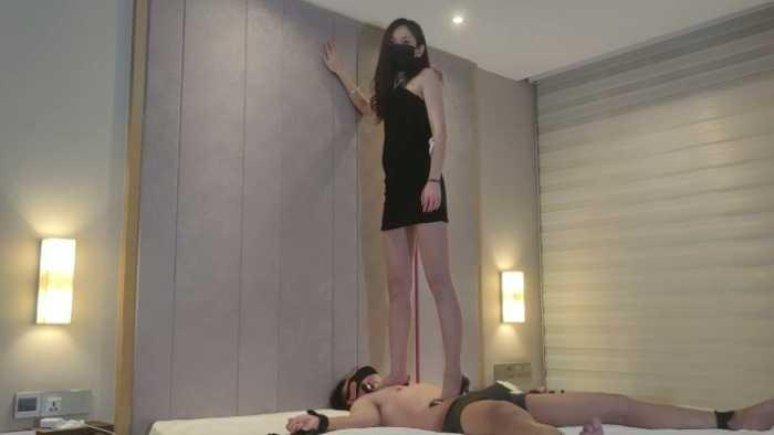春节档:捆绑束缚奴隶四肢,任由小鱼女神在床上高跟蹦迪,无视脚下生灵 YC-250203-2 春节档:捆绑束缚奴隶四肢,任由小鱼女神在床上高跟蹦迪,无视脚下生灵 YC-250203-2