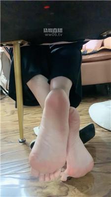 【温蒂】偷窥视角裸足    251114-21