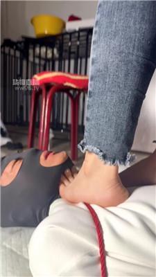 【心伊】捆绑掐乳掐脖-跳踩吃脚皮  JS251116-6