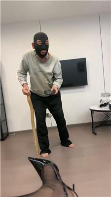 【辣姐】断腿50岁老狗申请出战 JS251113-58