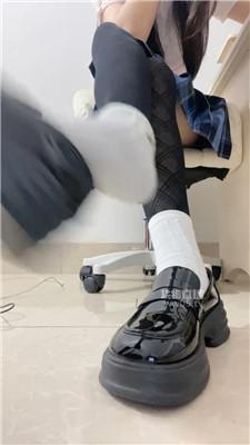 【敢敢】吸香水指导鹿憋J    251112-7