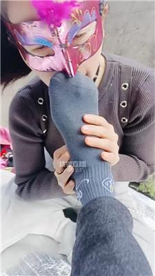 【小娘子】母狗舔臭脚丫 JS251212-2