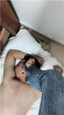 【乂乂女王】黑丝脚踩地毯奴 JS251209-23