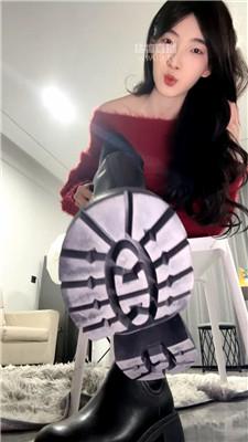 【千千】长筒靴黑棉袜肉丝炸J    251208-18