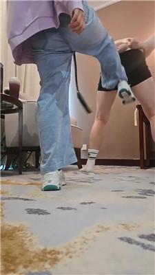 【上头姐妹团】运动鞋白袜玩虐师兄 JS251209-2
