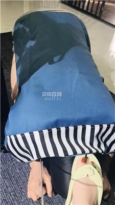 【贝拉】刑房囚禁偷原味犯人 JS251220-7