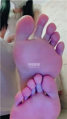 【子衿】爸爸上了女儿的床    251114-29
