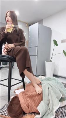 【芭比大人bbo】情侣主踩虐闺蜜犬 bf59186
