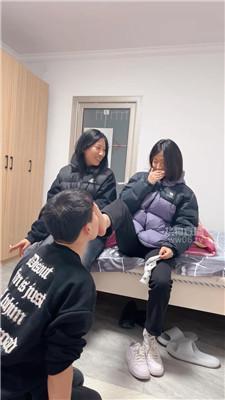 【小宇狗狗】开发双学生妹玩虐 JS251117-27