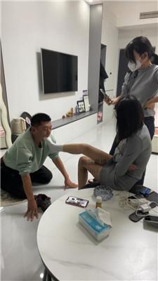 【尤黎】姐妹两训狗继父 JS251116-2