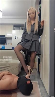 【万灵】陪酒小妹换多鞋踩踏踢踹 bf59141