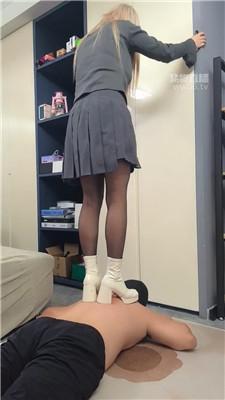 【万灵】陪酒小妹换多鞋踩踏踢踹 bf59141