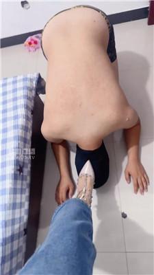 【忘忧情侣主】铆钉高跟玩虐骚奴 JS251113-32