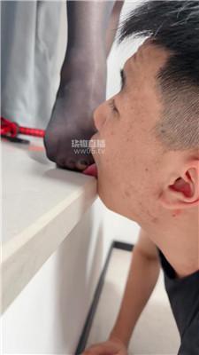 【腿腿】酸臭黑丝踩-散鞭抽 bf59050