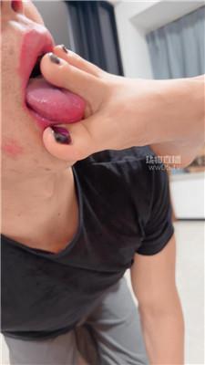 【腿腿】酸臭黑丝踩-散鞭抽 bf59050