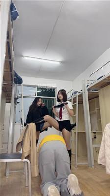 【松紫大大】双S-女生寝室虐外卖小哥 bf59045
