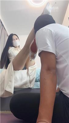 【丽娜】高跟玩虐脚下奴 JS251110-42