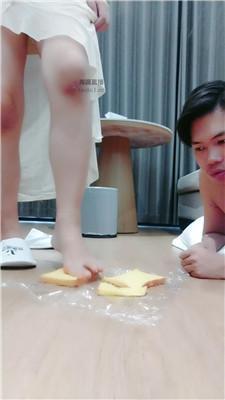 【浅尝】脚踩+口吐喂食 JS251211-7
