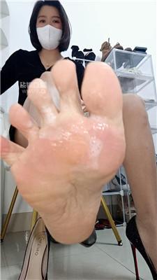 【芊兮】高跟裸足口水    251209-20